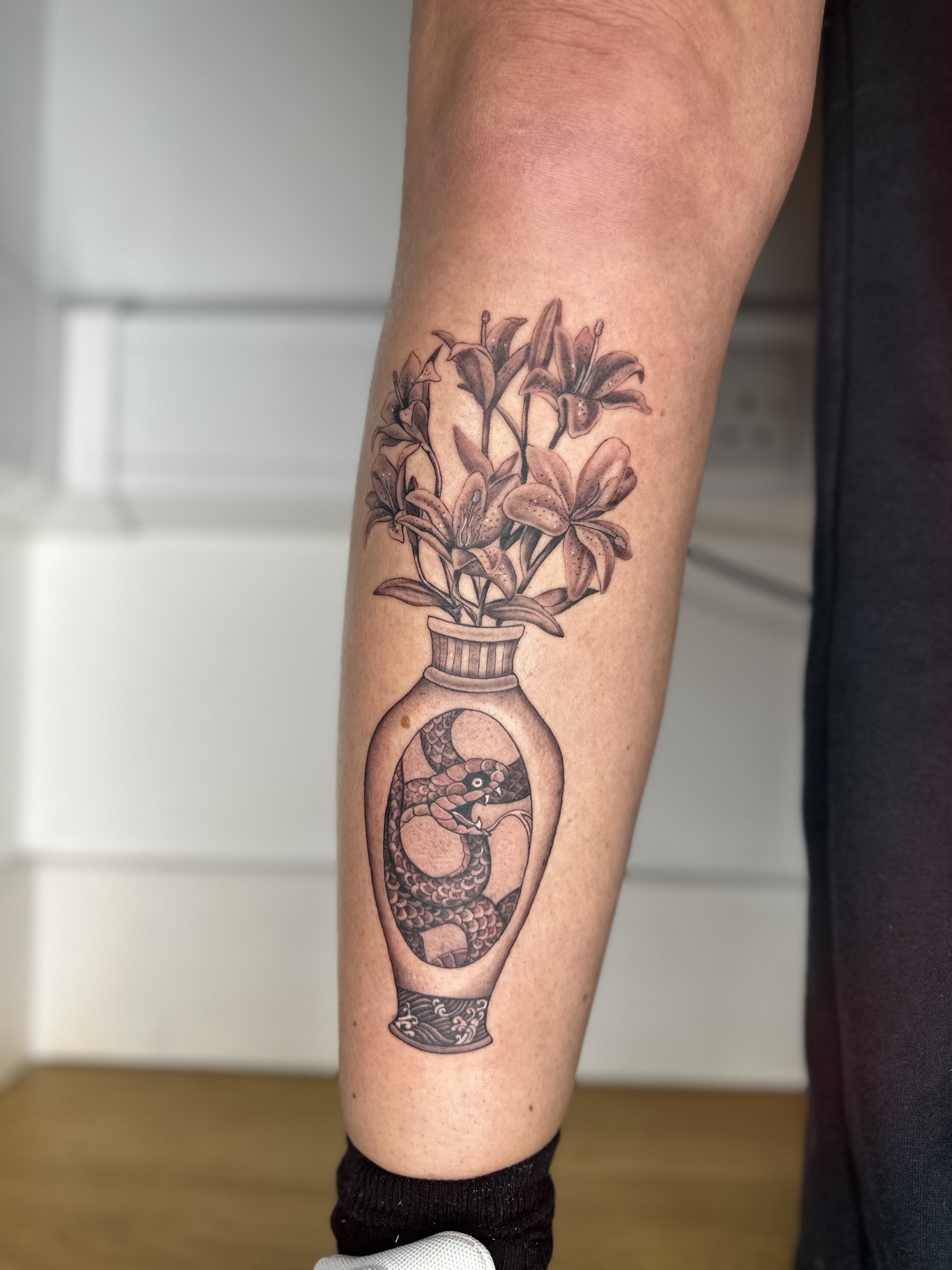 Japanese illustrative tattoo by Suze Tattoos — piece 19